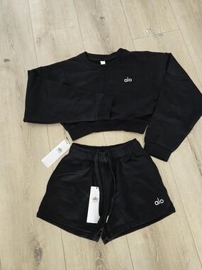 ALO Yoga Black Cropped Sweatshirt & Shorts Set